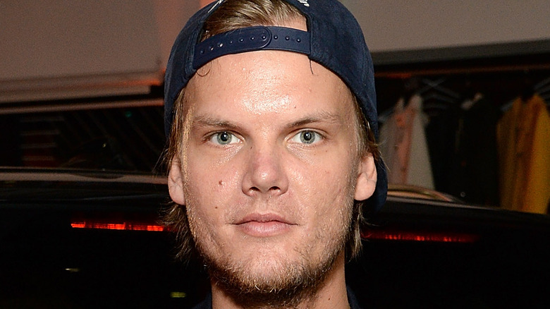  Avicii in backwards hat