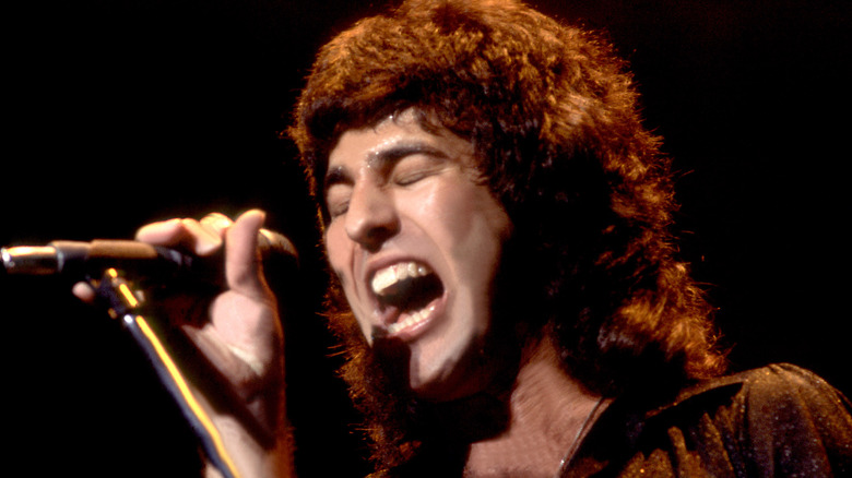 Robert Fleischman singing with Journey
