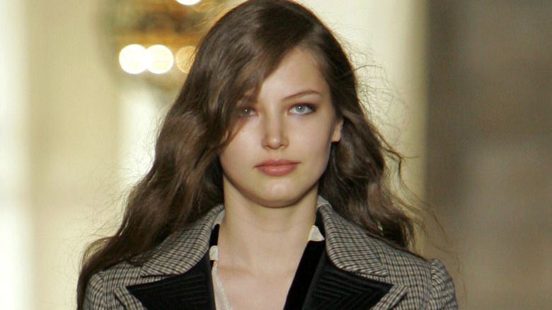 Ruslana Korshunova looks up