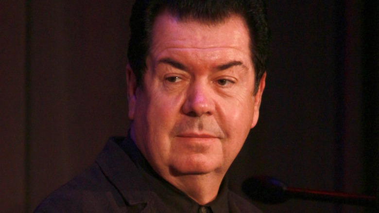 Lol Tolhurst looking away