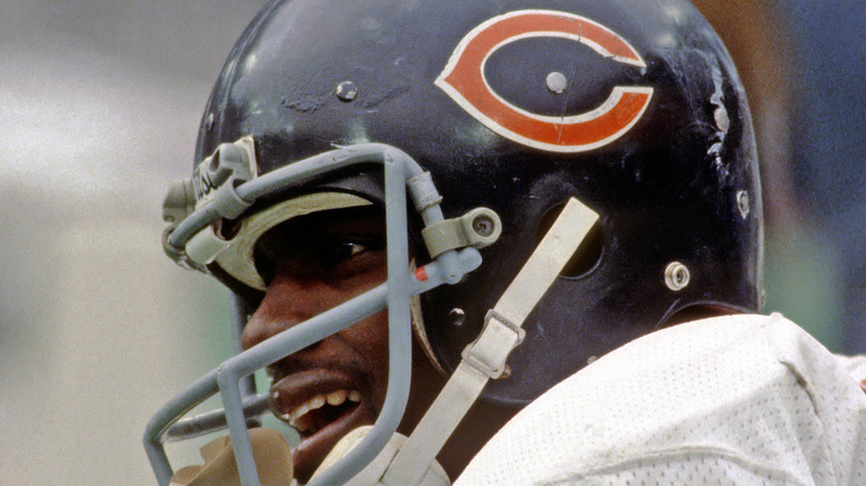 Walter Payton putting on his game face