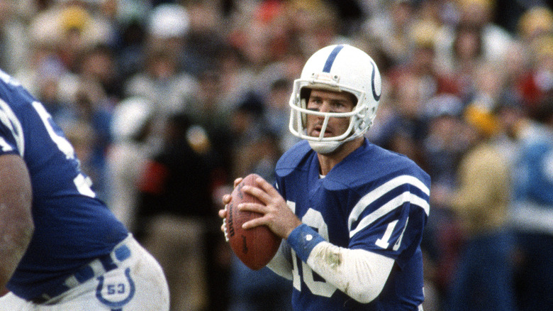 Art Schlichter looks to pass