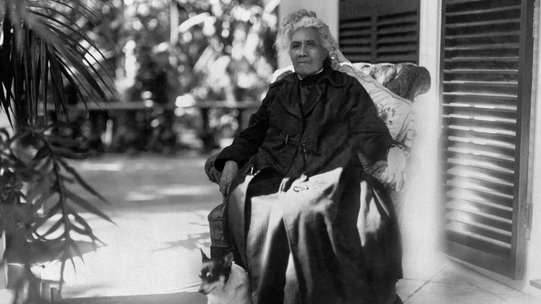 Portrait photograph of Lili'uokalani as an old woman