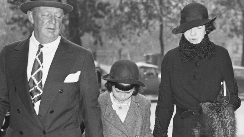 Young Victoria Vanderbilt leaving court