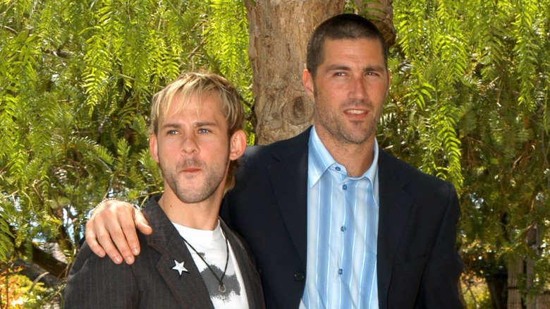 Dominic Monaghan uncomfortable with Matthew Fox's arm around him