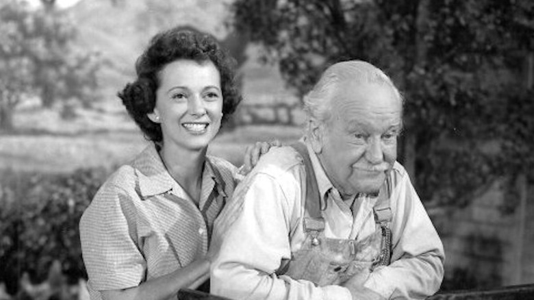 Jan Clayton and George Cleveland as "Gramps" Miller, Lassie
