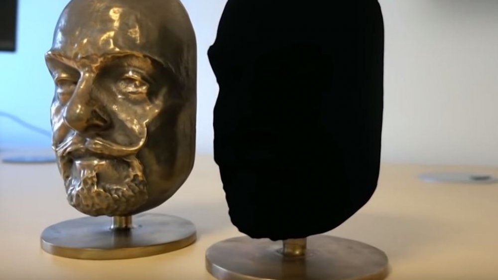 Vantablack: The Truth About The Darkest Color On Earth