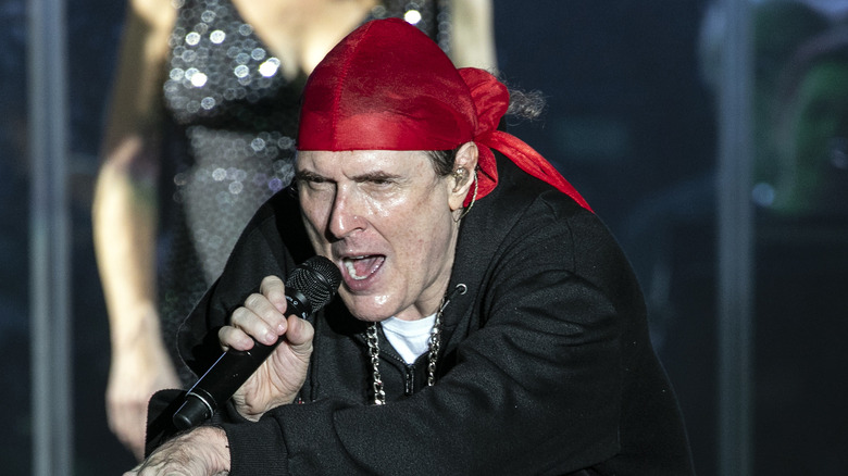 Al Yankovic performing White and Nerdy in 2019