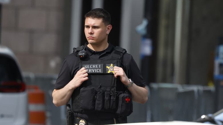 secret service agent in bulletproof vest