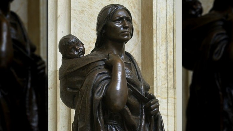 Sacagawea statue