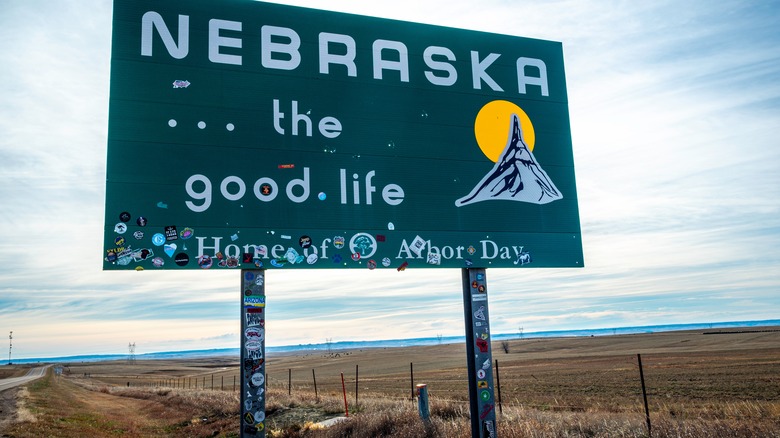 Nebraska state welcome signage