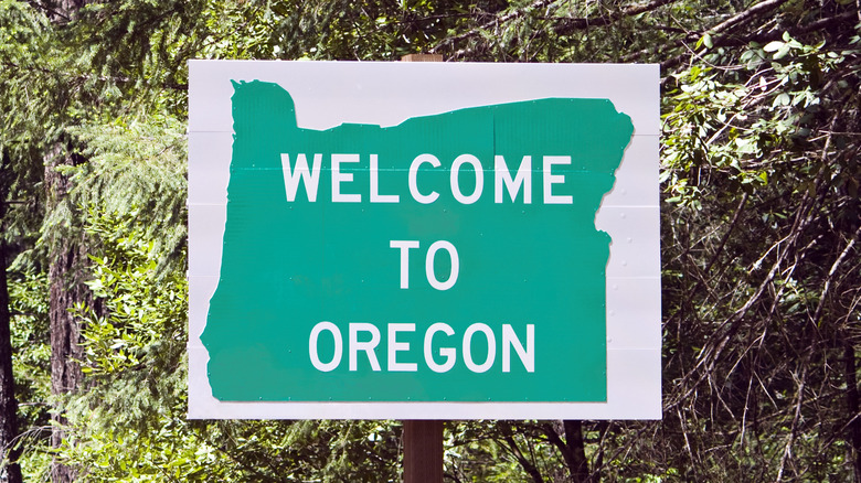 Welcome to Oregon state signage