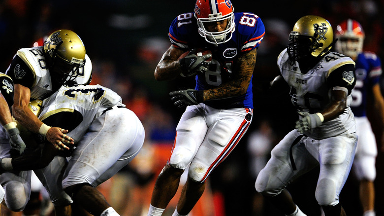 aaron hernandez playing for florida gators