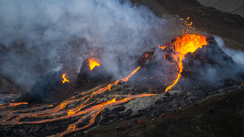 volcanos erupting