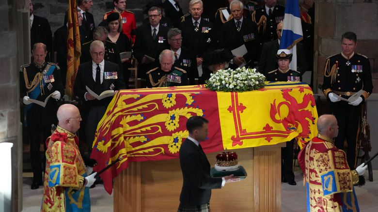 queen elizabeth's coffin royal family