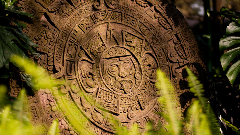 Aztec sun stone 