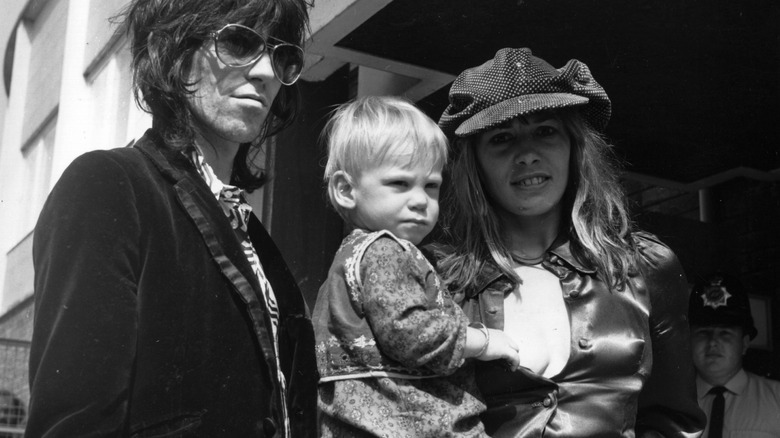 Anita Pallenberg and Keith Richards with their son