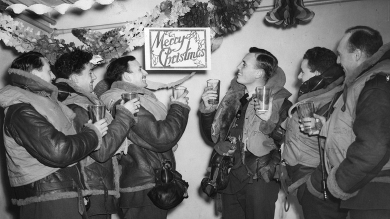 british airmen celebrating christmas