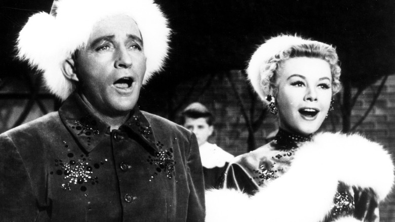 bing crosby performing white christmas