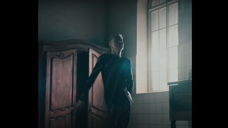 David Bowie in Kabbalah outfit