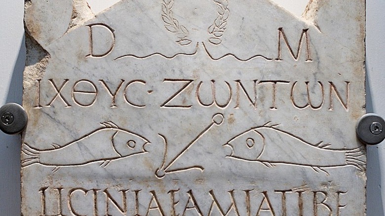 gravestone with D.M. for dis manibus