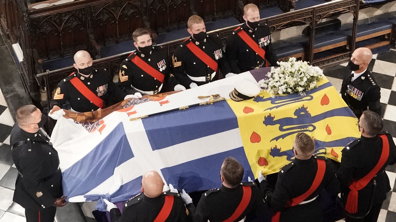 Queen Elizabeth's coffin 