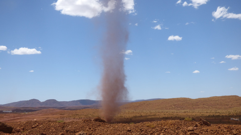 Thin dust devil spire