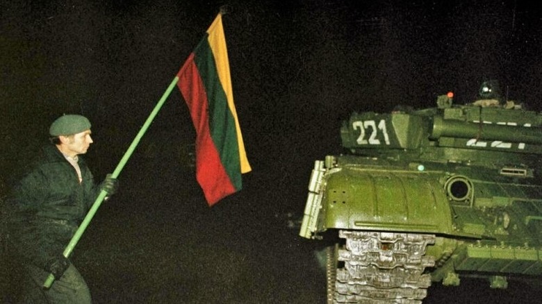 Lithuanian protestor w/tank, 1991