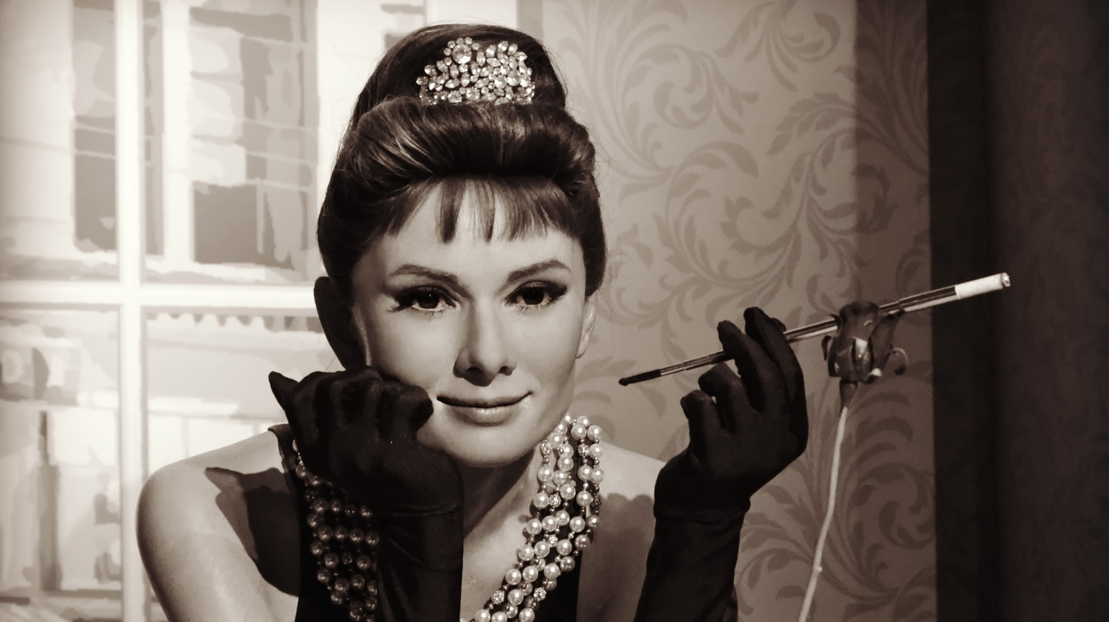 What Happened To Cigarette Holders?