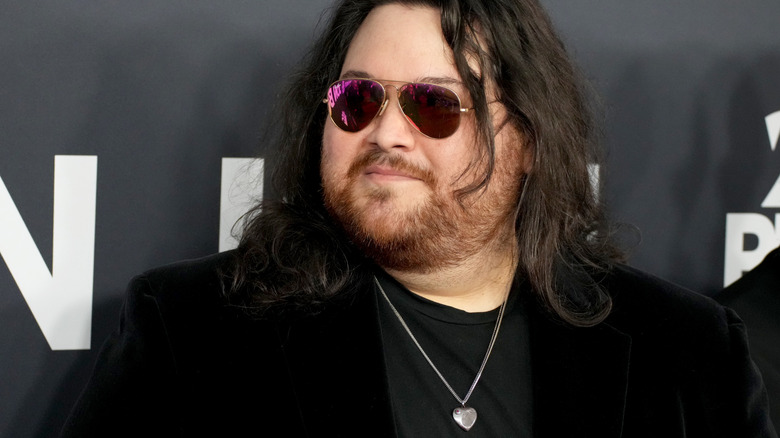 Wolfgang Van Halen with pendant 