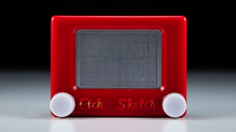 Etch A Sketch photo