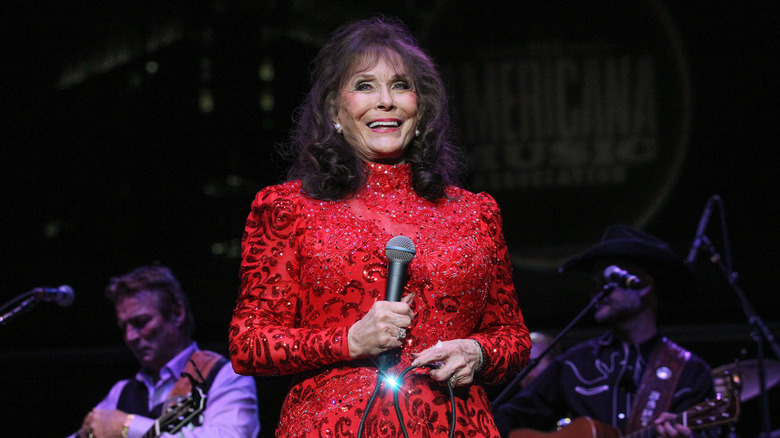 Loretta Lynn performing 