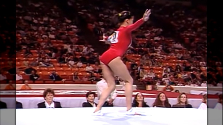 sang lan lands on mat before crowd