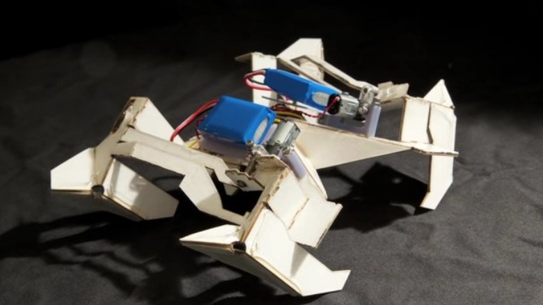 Origami self-assembling robot