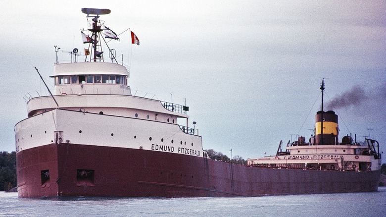 Edmund Fitzgerald traveling on sea