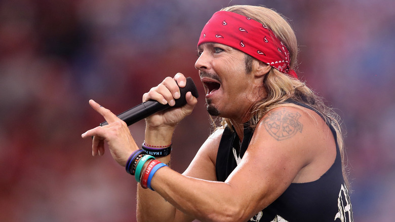 Brett Michaels performing