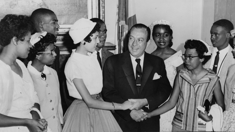 Robert Wagner greeting the Little Rock Nine teenagers who integrated Central High School