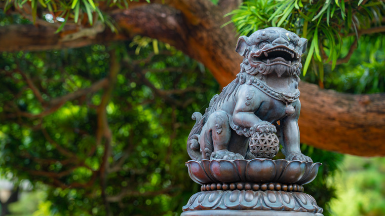 Little lion guardian statue 