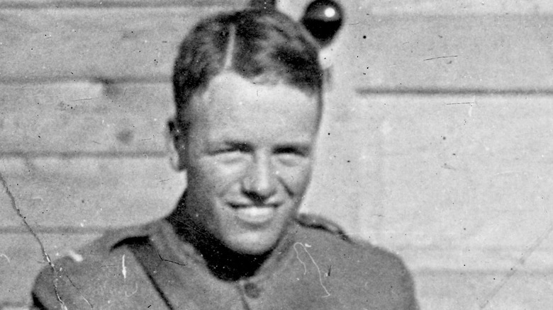 Quentin Roosevelt smiing in army uniform
