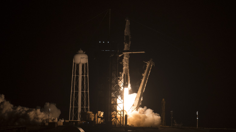 Spaceship headed to ISS