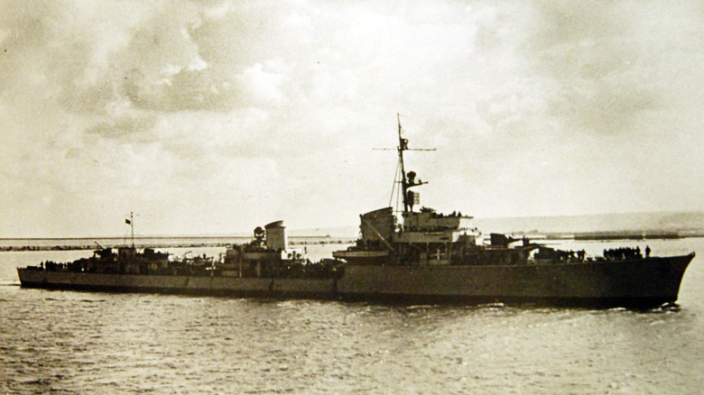 German destroyer on water, WWII