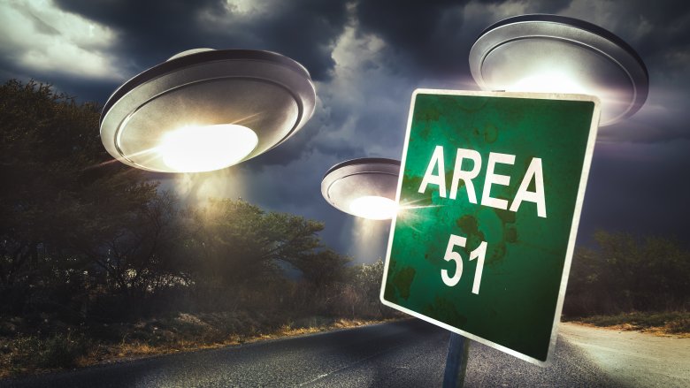 Area 51, Aliens, Naruto run