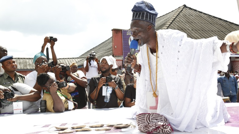 Ifa priest performing divination