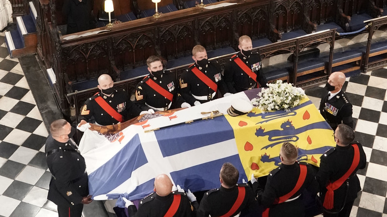 Photo of the queen's coffin 