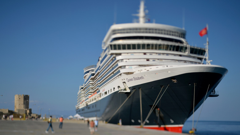 The Queen Elizabeth at sea
