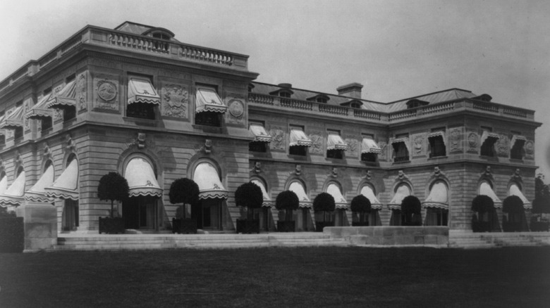 Miramar mansion on Rhode Island