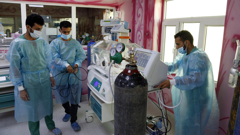 Doctors at work in Yemen