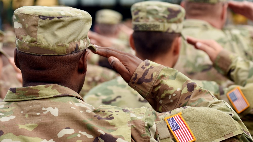 Members of the US Army saluting