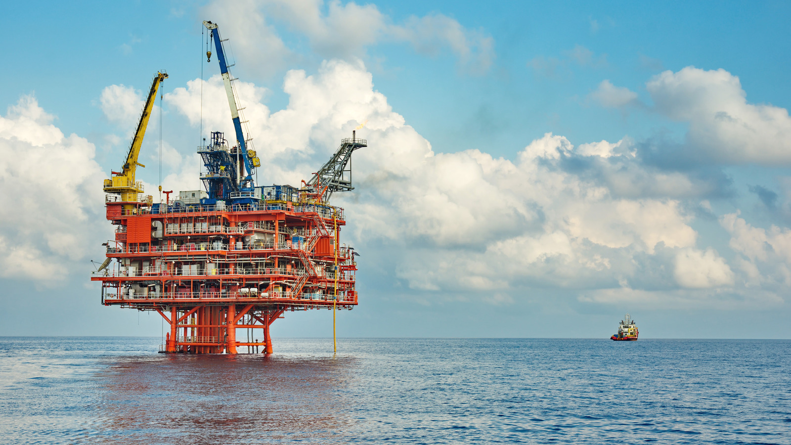 What It's Really Like To Work On An Offshore Oil Rig