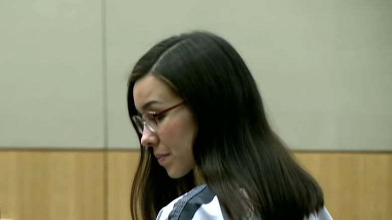 Jodi Arias turns to side in prison uniform